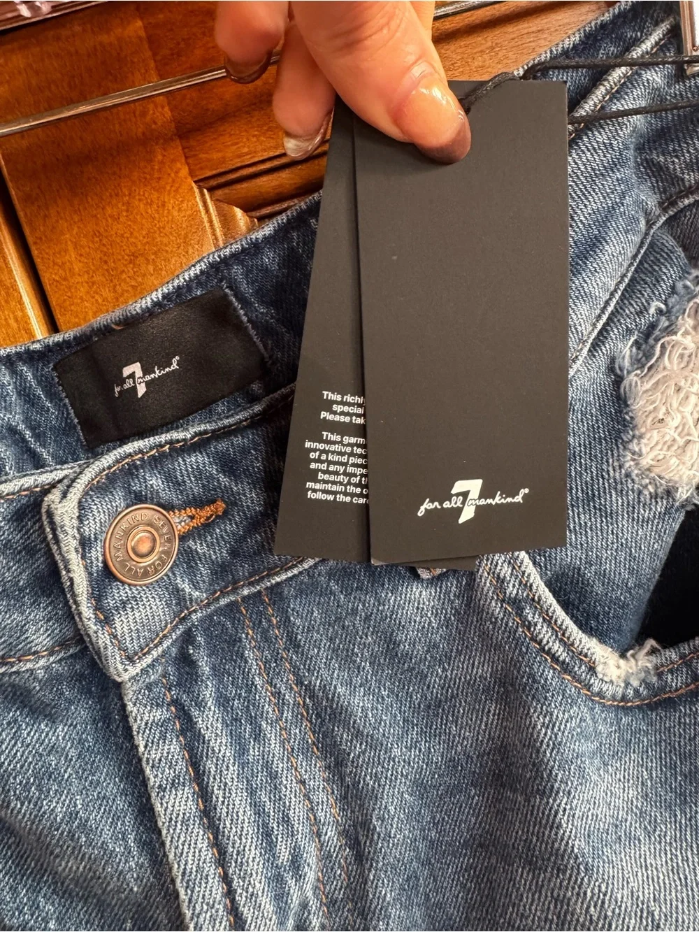 7 For All Mankind Monroe Long Shorts in Weekend Wash